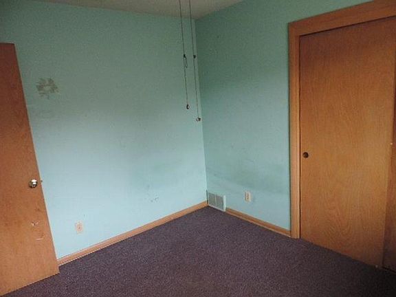 4th image of 1001 34th Ave N
