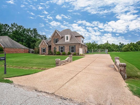 2nd image of 10664 Rosemeade Cir W