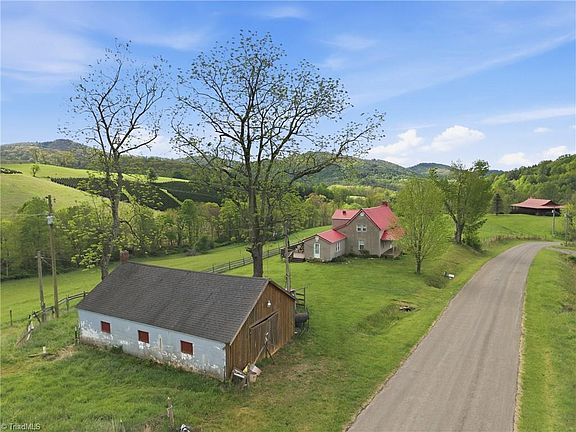 3rd image of 4793 Cheek Mountain Rd