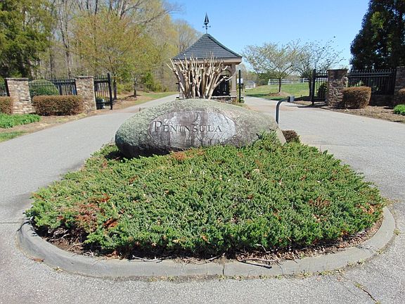 4th image of 74 Waterstone Ln