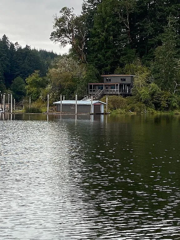 1408 N Tenmile Lk photo 1