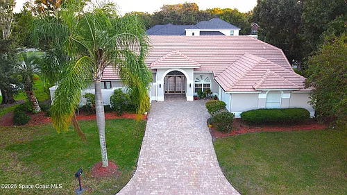 101 Island Grove Dr Photo 1