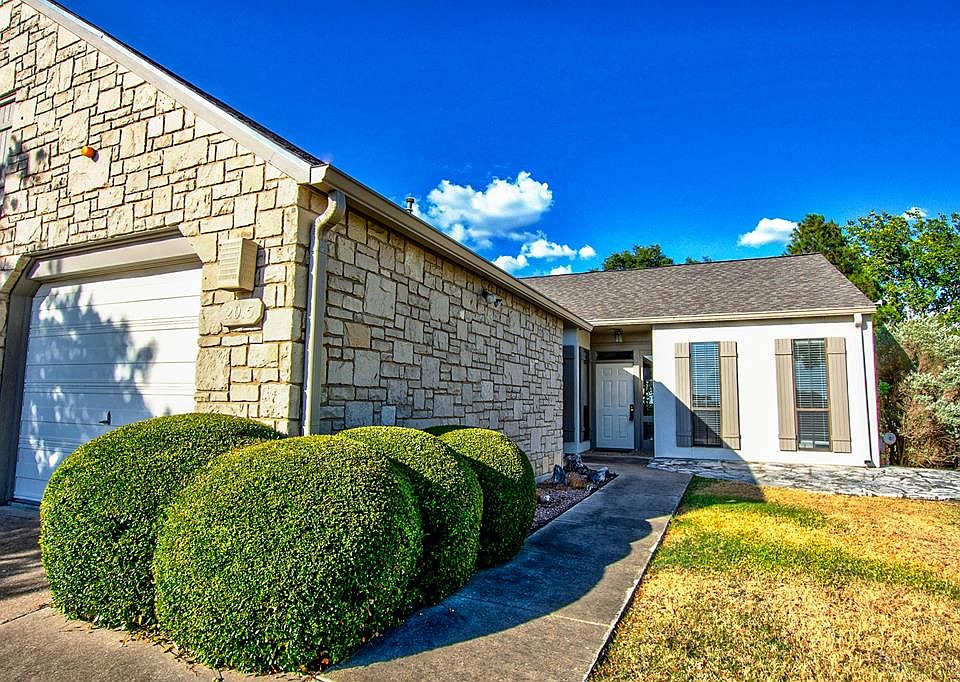 2015 Balmoral Dr, Kerrville, TX 78028 Zillow