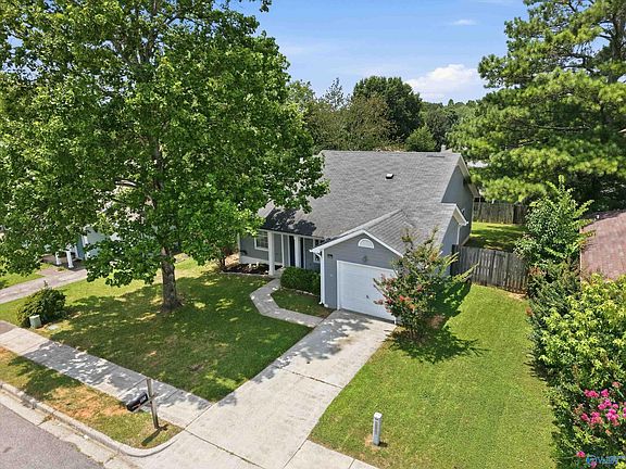 3rd image of 115 Oakline Dr