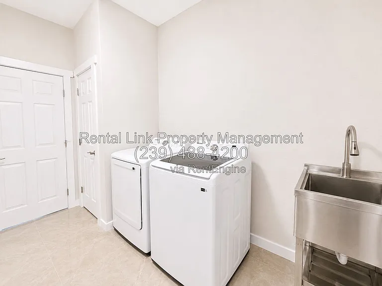 2116 NE 22nd Ave — Photo 33