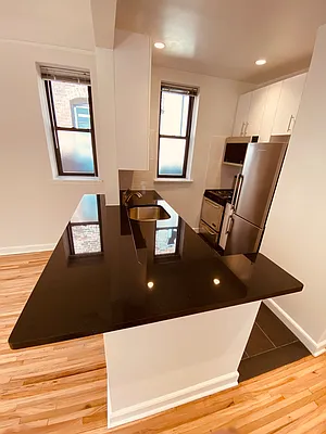 Rented by Metropolis Real Estate of Manhattan | media 25
