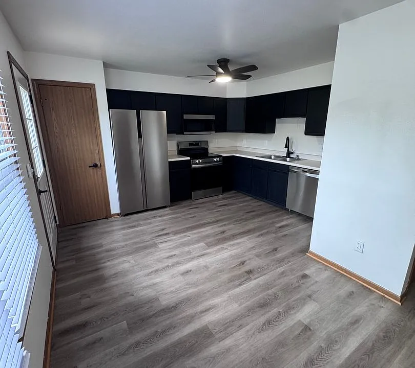 7307-7333 57th Ave