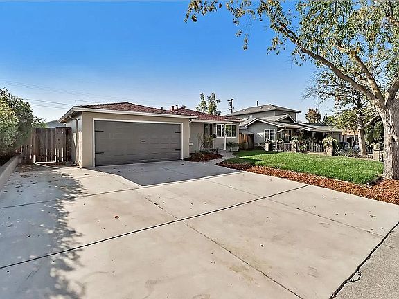 2nd image of 1828 Canton Dr