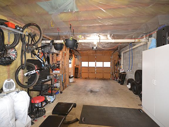 3rd image of 109 Ardis Ln