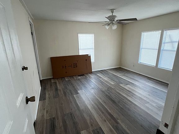 4th image of 121 Loma Linda Ln