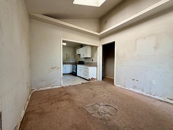 4th image of 4130 E Mason Ave