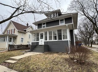 204 John St, Dekalb, IL 60115