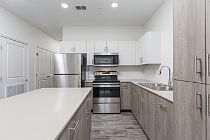 3rd image of 815 N 15th Pl #12-A