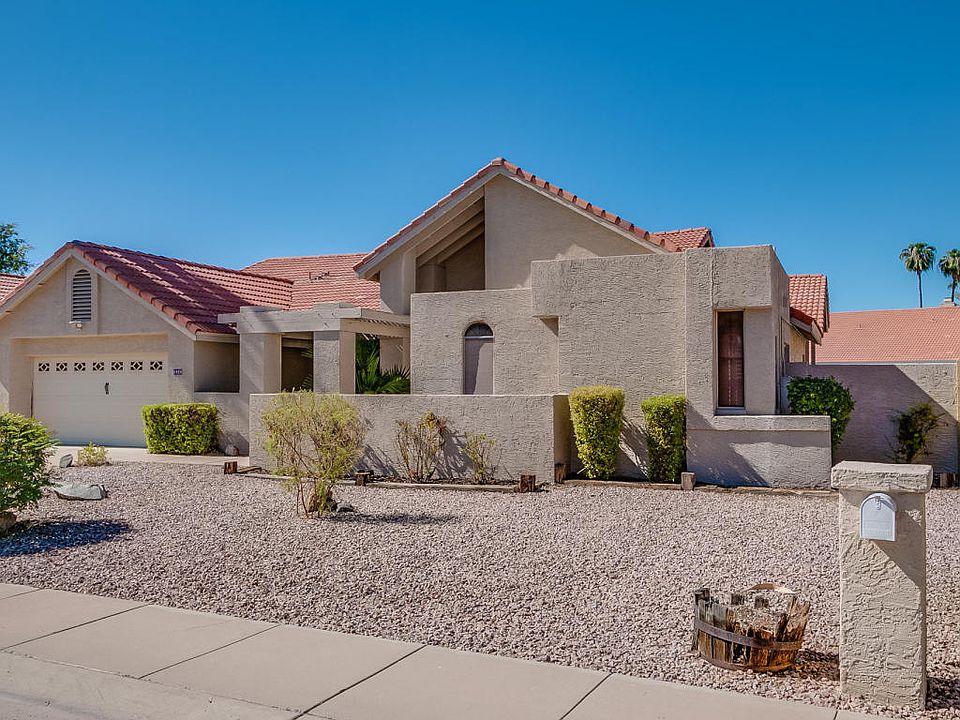 1st image of 1924 E Vinedo Ln