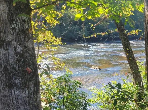 6 Riversound Vlg, Hayesville, NC 28904