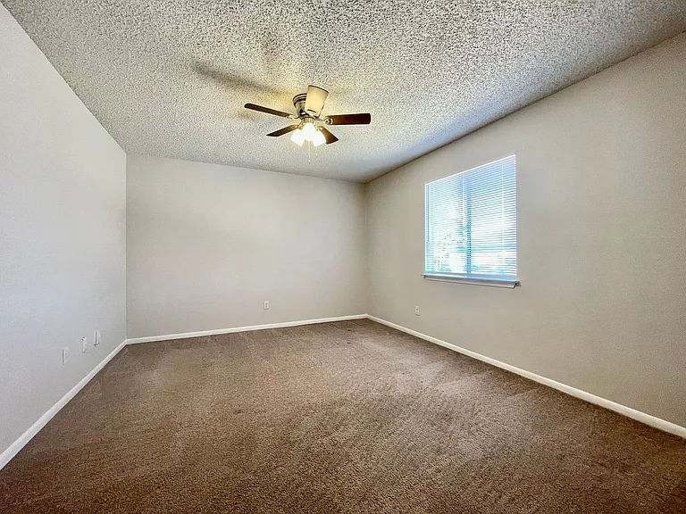 LBJ Apartments — Photo 23