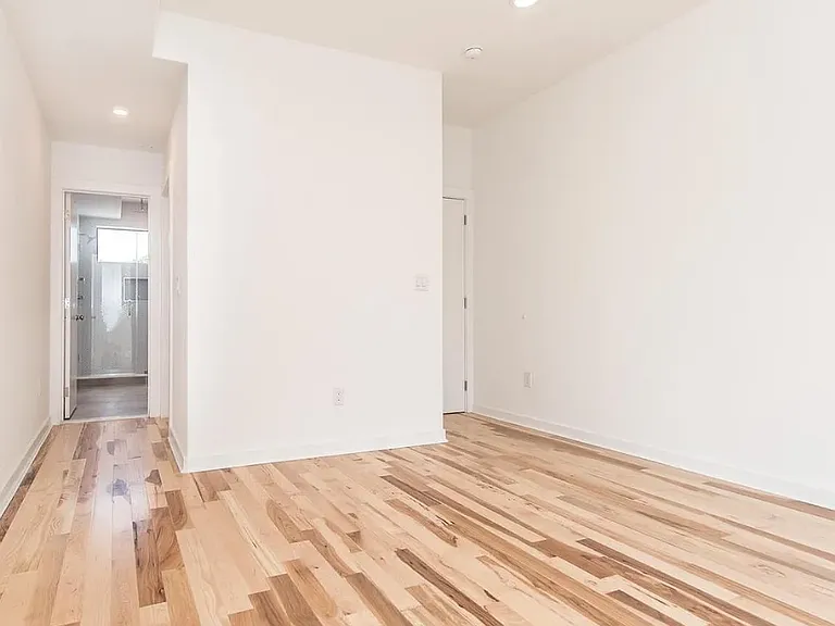 1836 N Marshall St — Photo 6