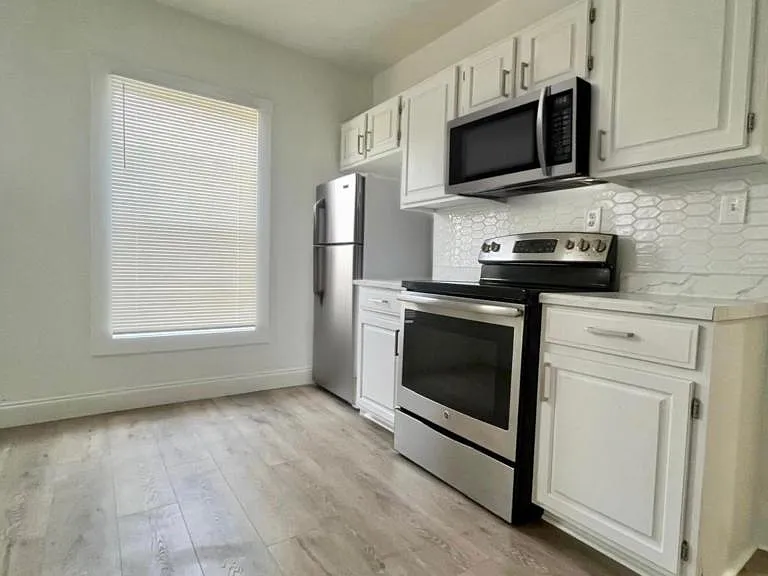 126 S Waterloo Ave #2 — Photo 1
