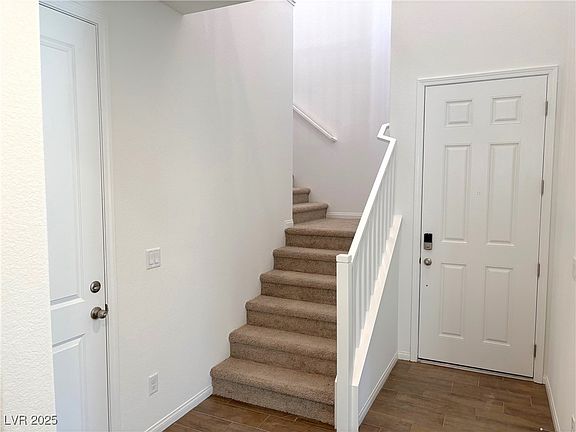 4th image of 1029 Ferodale Ave