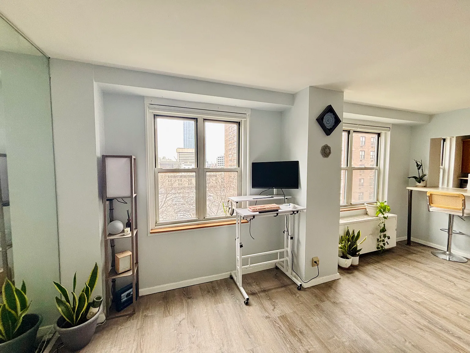 225 Saint Pauls Ave — Photo 3