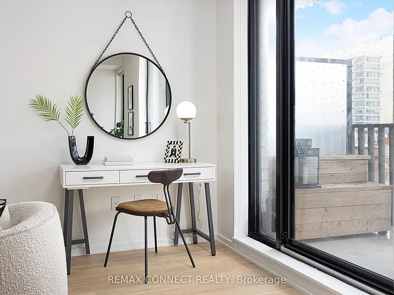 41 Dovercourt Rd #402 — Photo 10