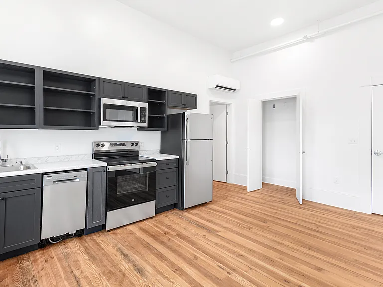 Cates Block Apartments — Photo 30