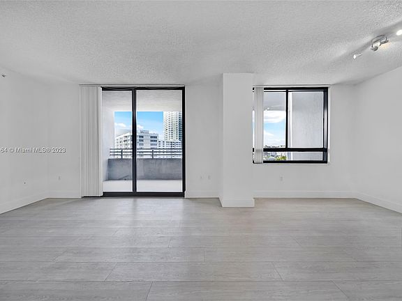 4th image of 1330 West Ave APT 1105