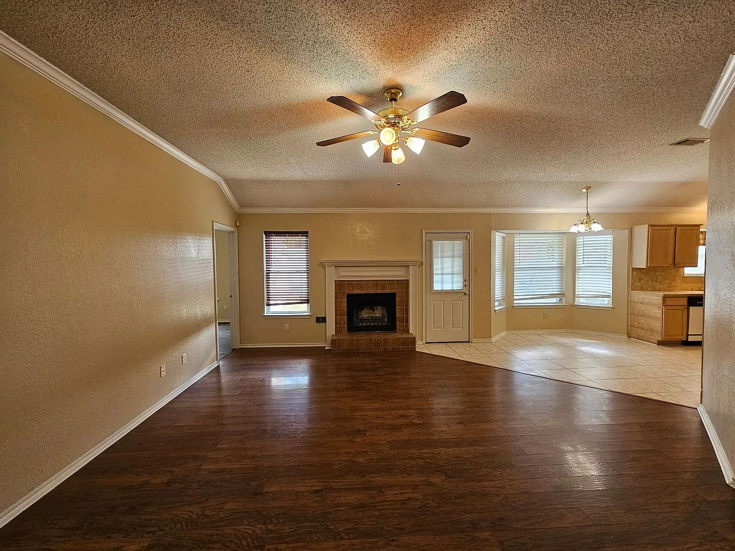 Back To School Rent Special - $250 Gift Card- Available Now! — Photo 4