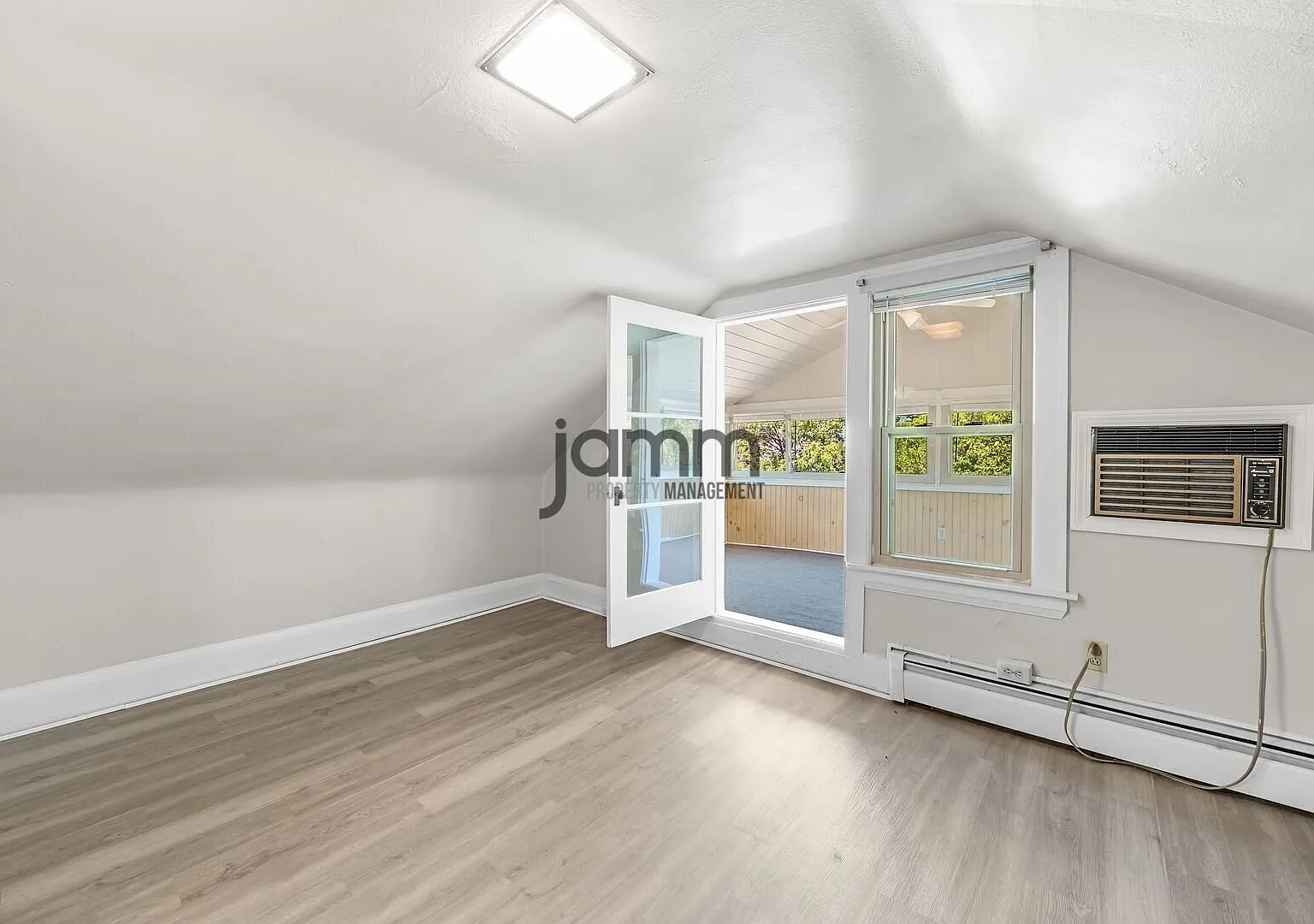 Large 1-Bedroom Apartment in Lakewood! — Photo 4