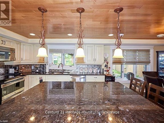 5th image of 355 Ridge Rd N