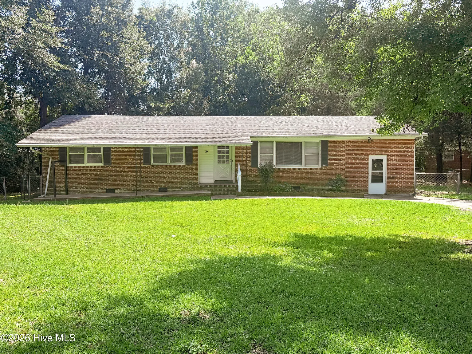 3 bed, 2.0 bath, $1,300 — Photo 1