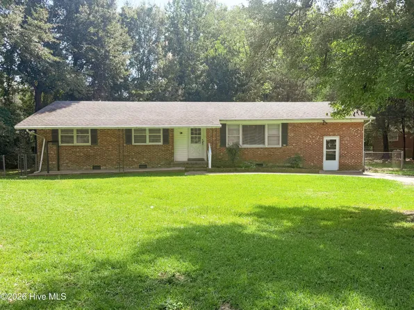 225 Diane Ct, Jacksonville, NC 28540