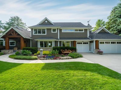 400 S Stony Point Rd, Suttons Bay, MI, 49682