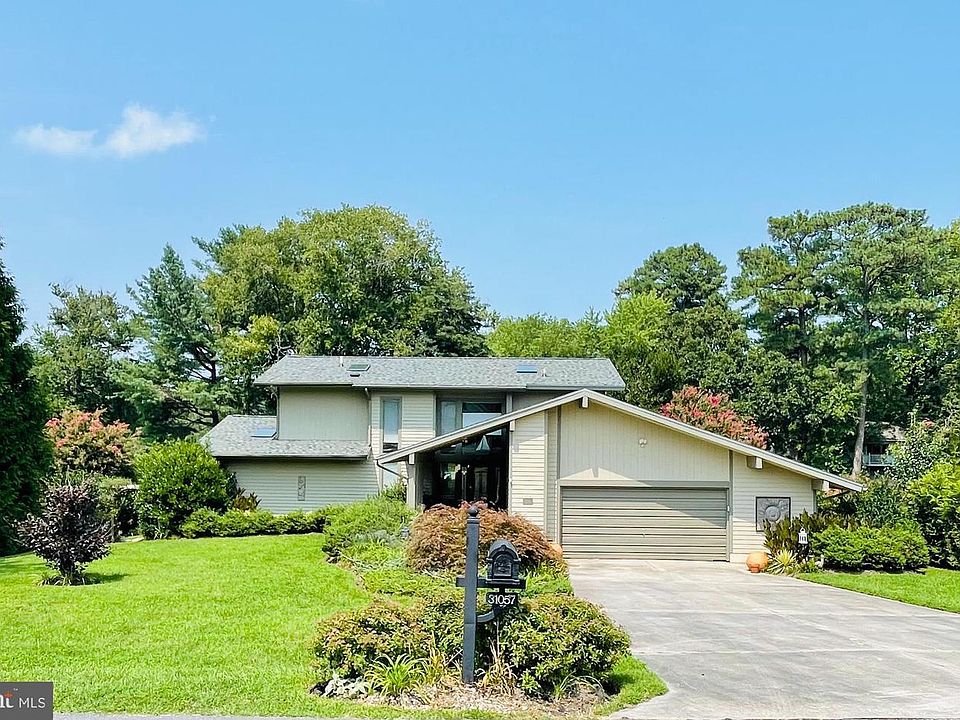 1st image of 31057 Edgewater Dr