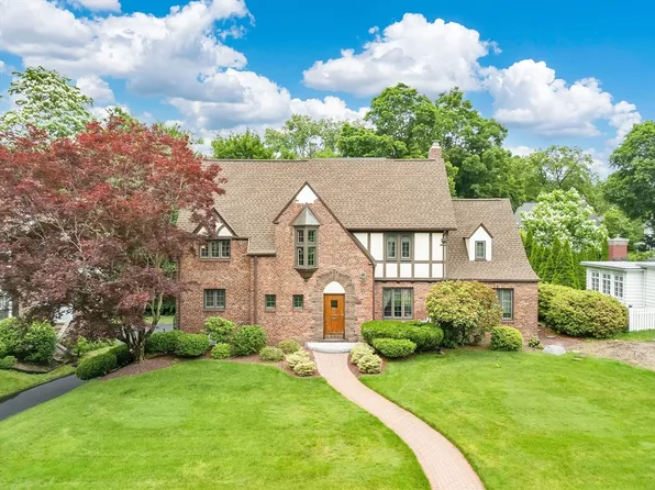 44 Meadowbrook Rd, Longmeadow, MA 01106