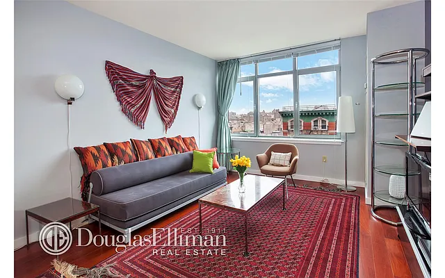 Rented by Douglas Elliman | media 22