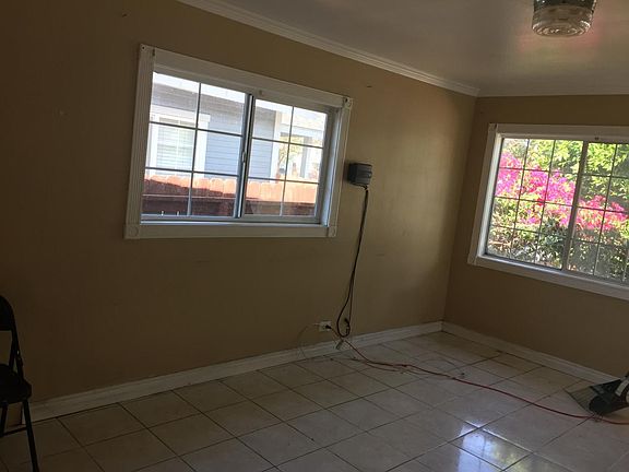 3rd image of 1008 E Washington Ave #A