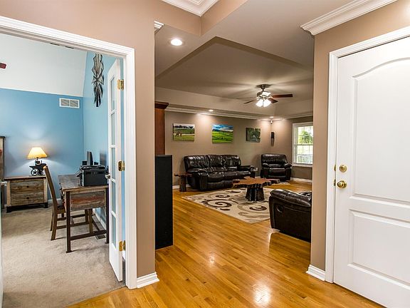 4th image of 239 River Run Dr