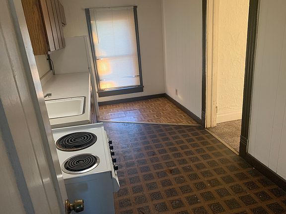 2nd image of 832 N Park Ave #4