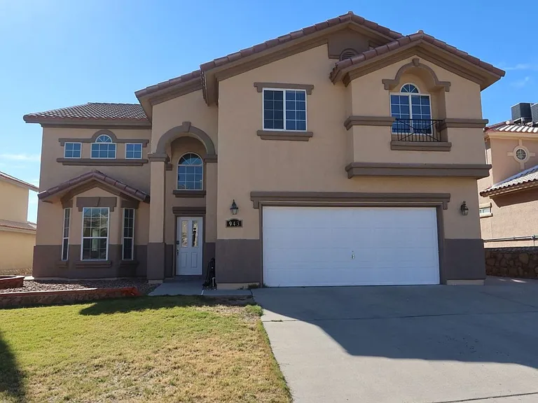 943 Via Descanso Dr — Photo 1