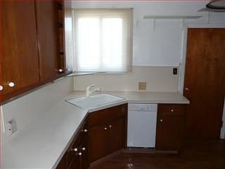 3rd image of 965 Mills Ave