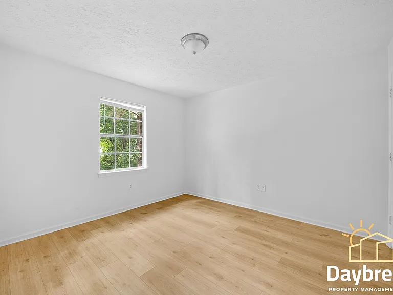 10913 Queen Ann Ct — Photo 24