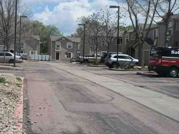 Exterior Neighborhood (street photo)