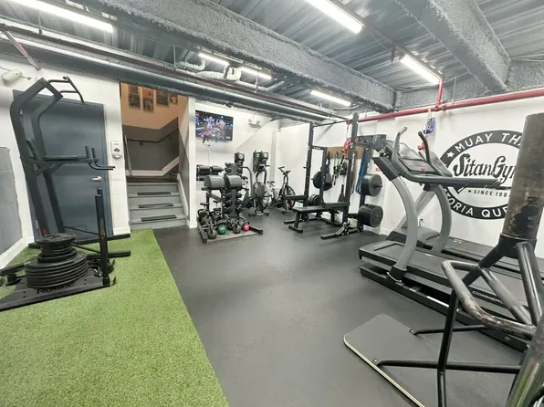 25-34 Steinway Street image 3 of 29