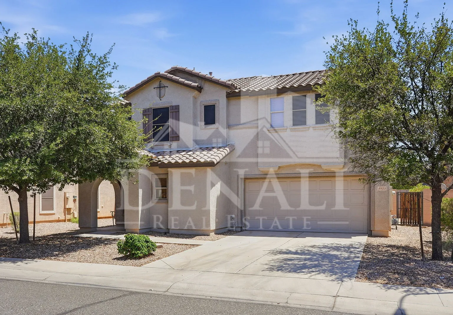 3 bed, 2.5 bath, 1602 sqft, $1,895 — Photo 2