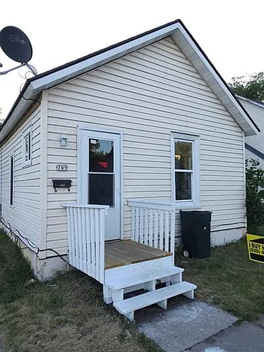 709 8th Ave Photo 1
