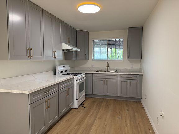 2nd image of 2718 Muscatel Ave