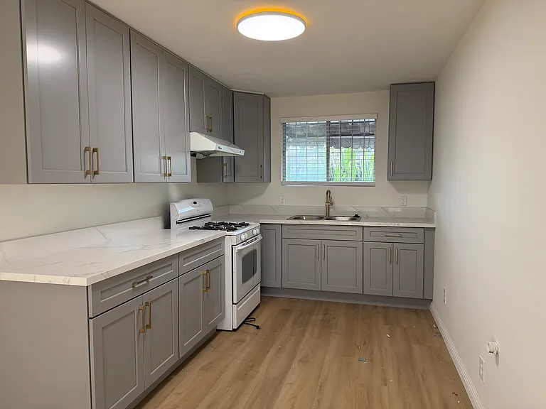 2718 Muscatel Ave — Photo 2