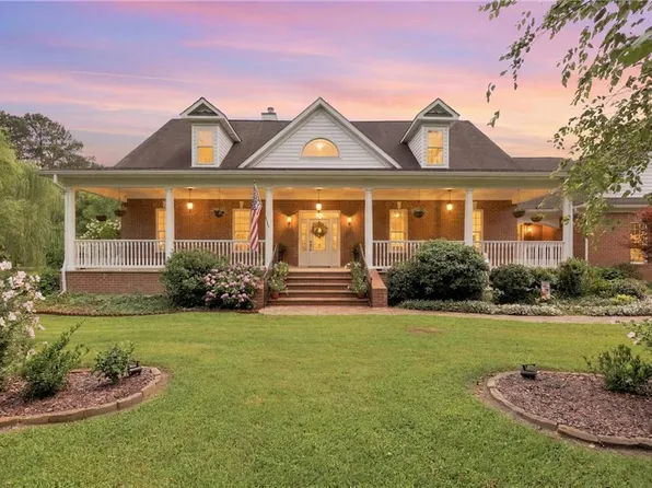 377 Homestead Rd, Chesapeake, VA 23321