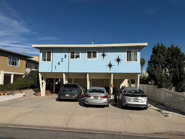 1426 Armacost Ave #7 — Photo 8